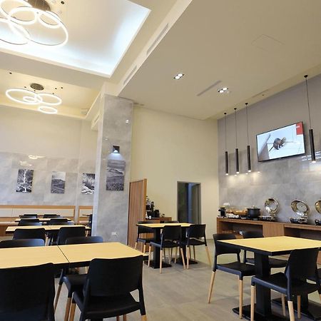 Ket Hotel Yuli Zewnętrze zdjęcie